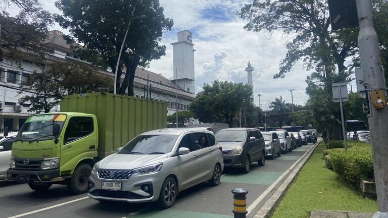 Kemacetan Meluas di Sekitar Istana Kepresidenan Jakarta, Mulai dari Gambir hingga Monas saat Demo
