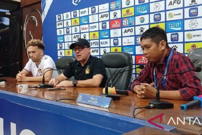 Persik berhasil mencuri satu poin dari Persita Tangerang dengan skor imbang 1-1