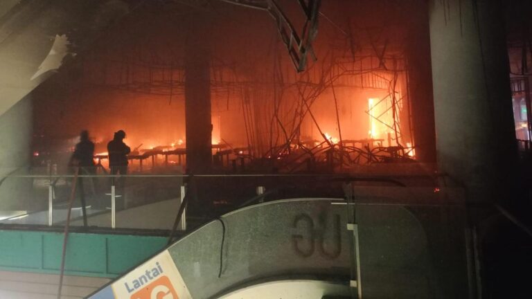 Restoran Diduga sebagai Sumber Api yang Menyebabkan Kebakaran di Revo Town Mall Bekasi Kota