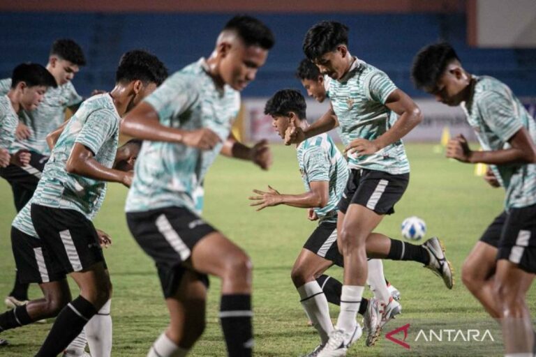 Timnas U-16 melaju ke semifinal dengan kemenangan 6-1 atas Laos
