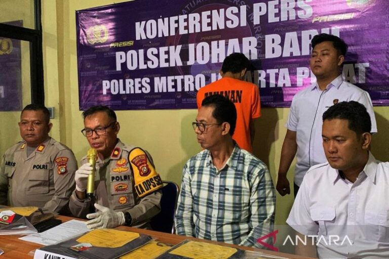 Polisi menangkap tersangka pembunuhan hasil penganiayaan yang dipicu oleh masalah sampah