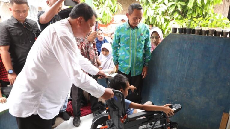Berita Baik: Anak Korban Kecelakaan Tangerang Dapat Kursi Roda Elektrik dan Kaki Palsu