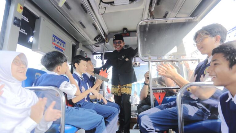 Hari Perhubungan Nasional: Naik Transportasi Umum Gratis di Tangerang