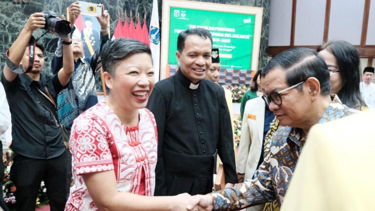 Transportasi Publik Gratis untuk Semua Pengurus Rumah Ibadah: Dorong PSI Francine Widjojo